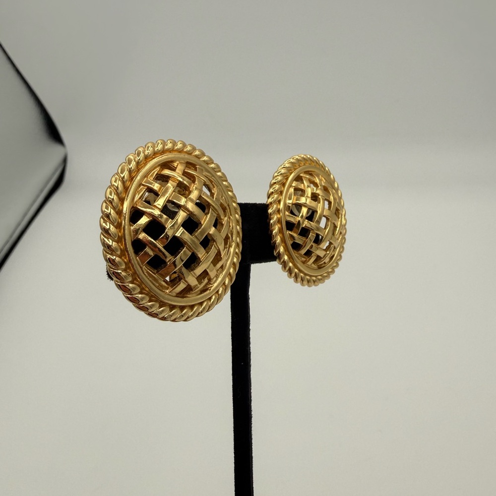 Christian Dior 1980s Vintage Large 3D Circle Openwork Mesh Statement Earrings - Picture 3 of 6